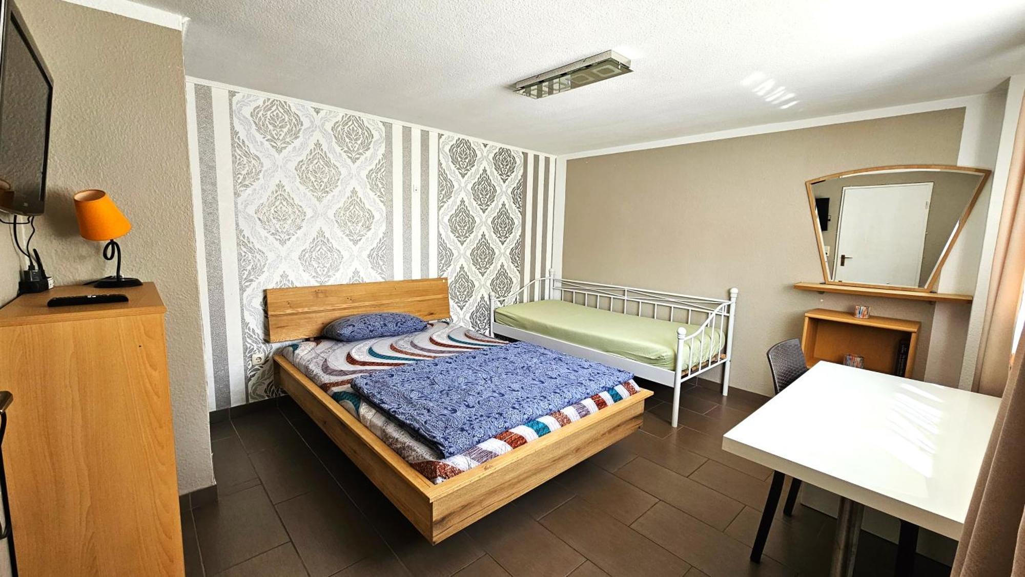 Gruendauer Monteurwohnung/Studentenwohnung Zewnętrze zdjęcie