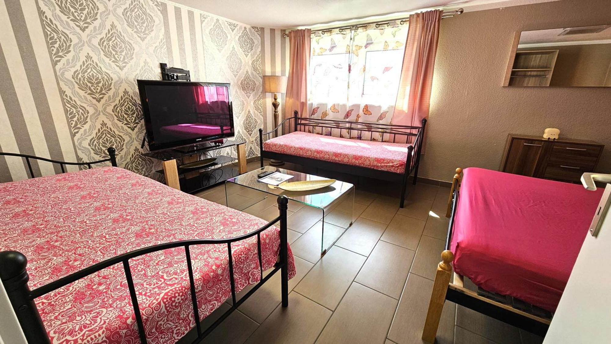 Gruendauer Monteurwohnung/Studentenwohnung Zewnętrze zdjęcie